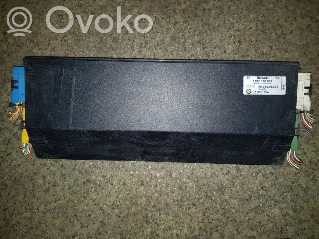 BMW 5 E34 Oro kondicionieriaus/ šildymo valdymo blokas 