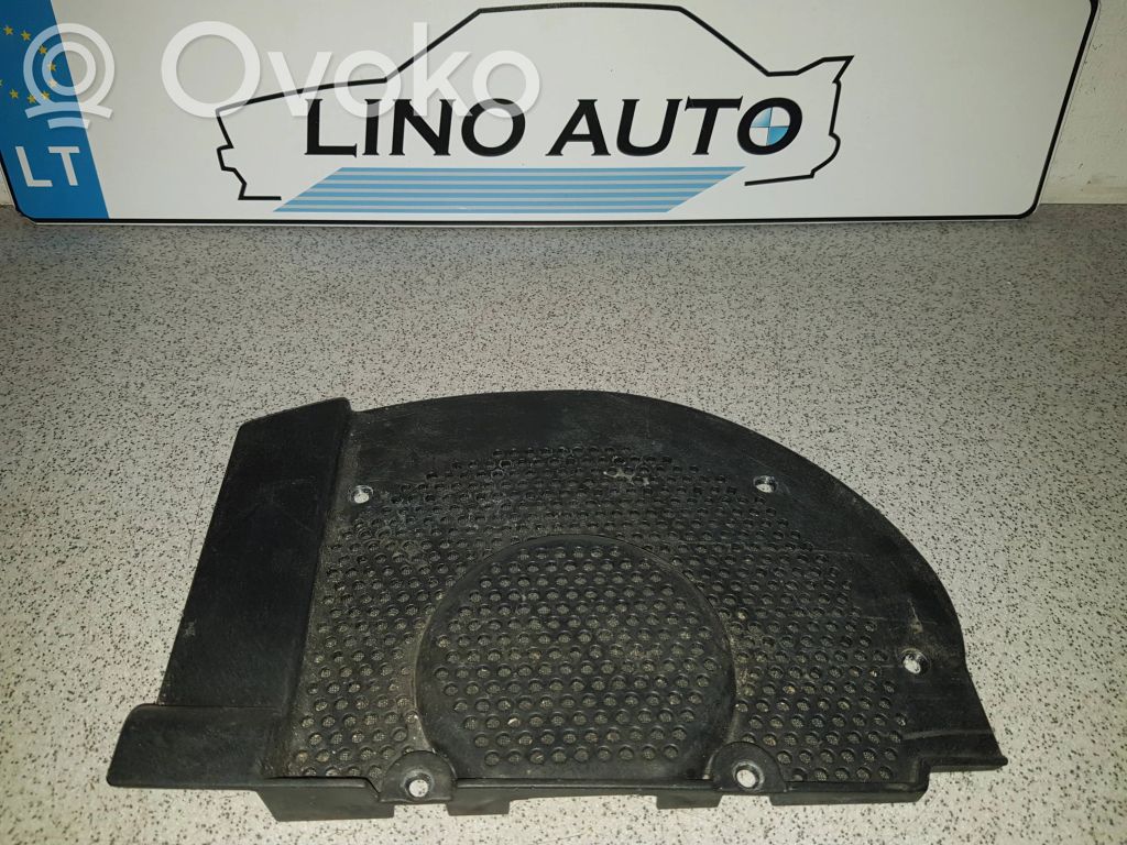 BMW 7 E65 E66 Subwoofera reste/apdare 