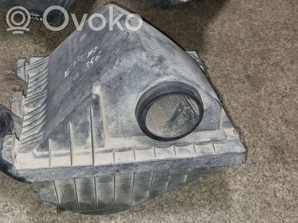 BMW 5 E34 Air filter box 