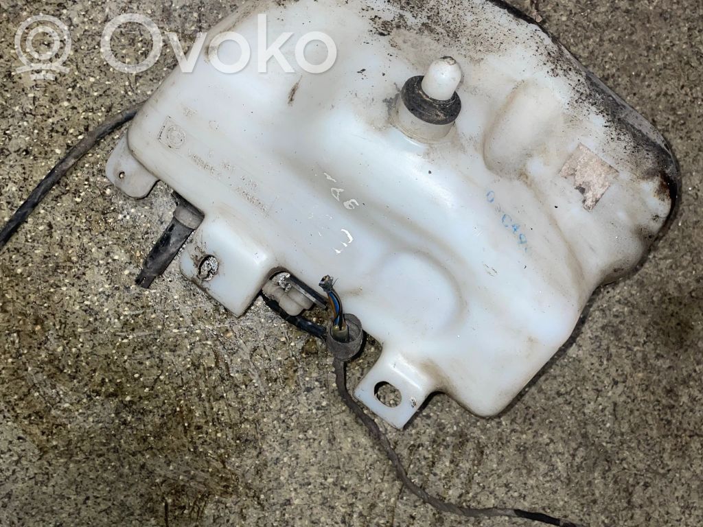 BMW 5 E39 Logu šķidruma tvertne 