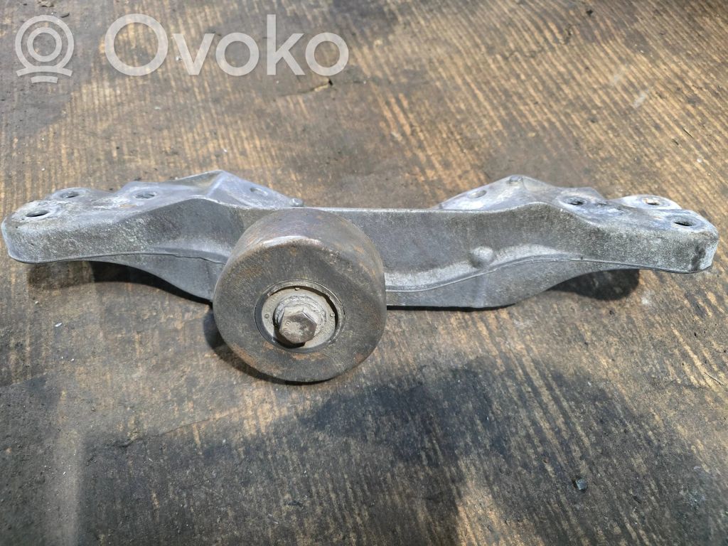 BMW 5 E39 Pavarų dėžės tvirtinimo kronšteinas 
