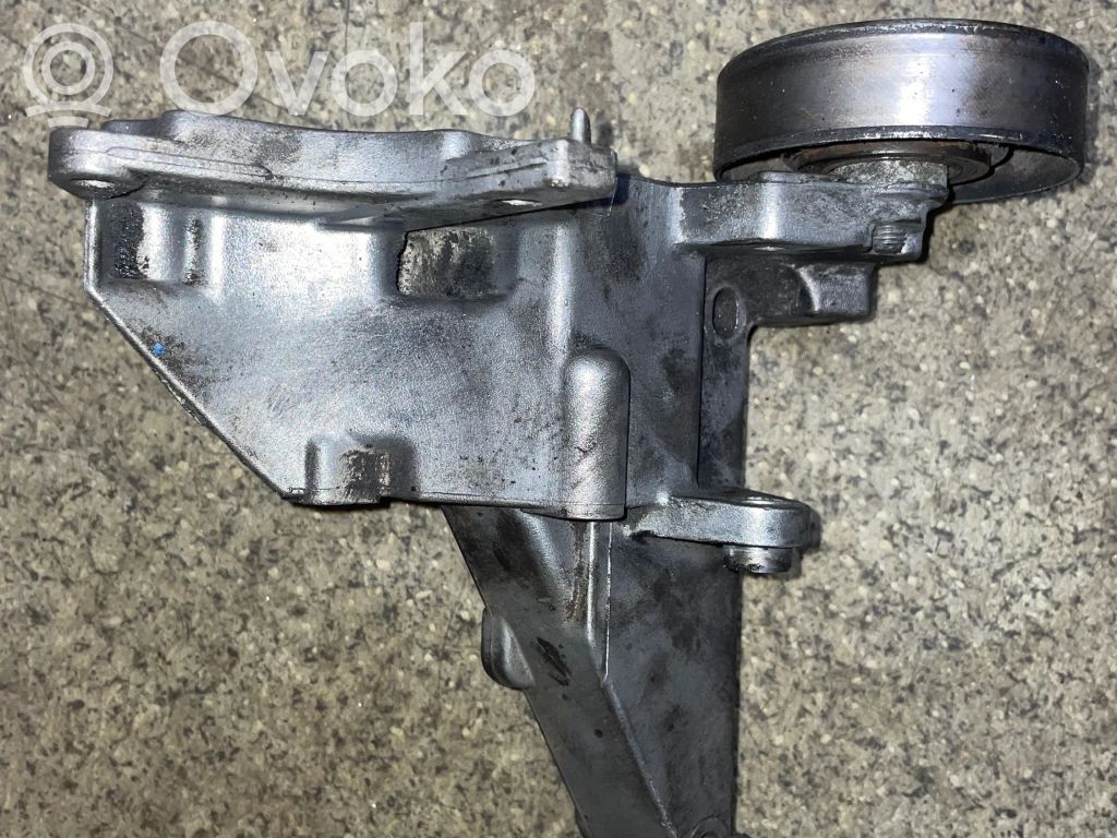 BMW 5 E39 Engine mounting bracket 