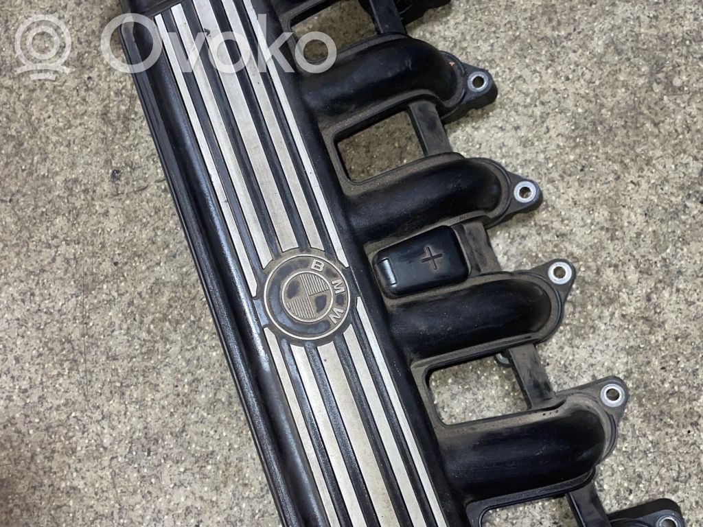 BMW 5 E39 Intake manifold 
