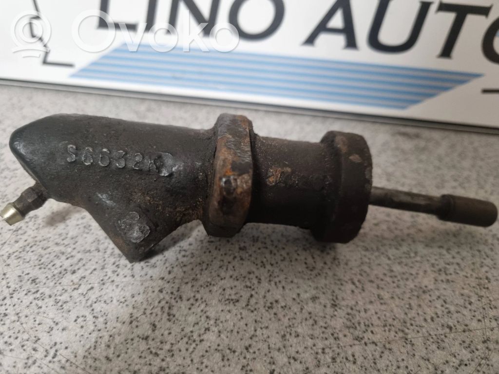 BMW 5 E39 Cilindro maestro de embrague 