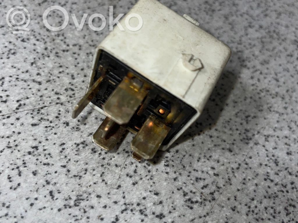 Otros relés   61318350565,899575