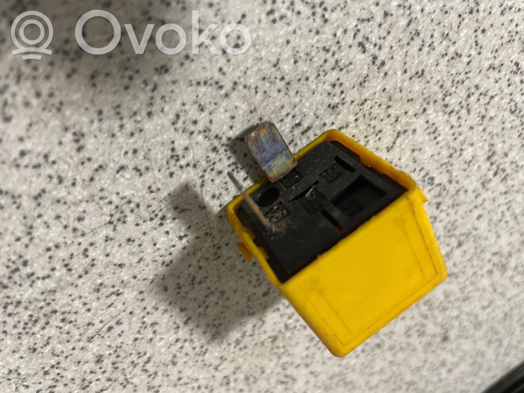BMW 5 E34 Other relay 