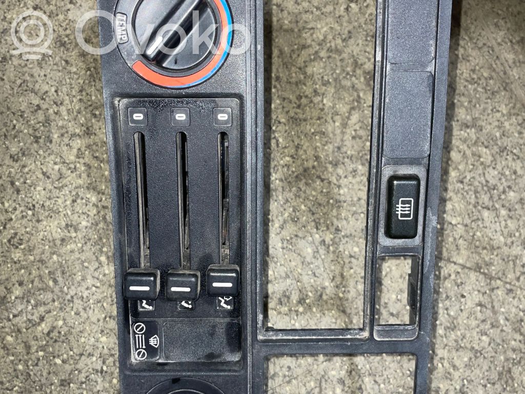 Climate control unit   1385953