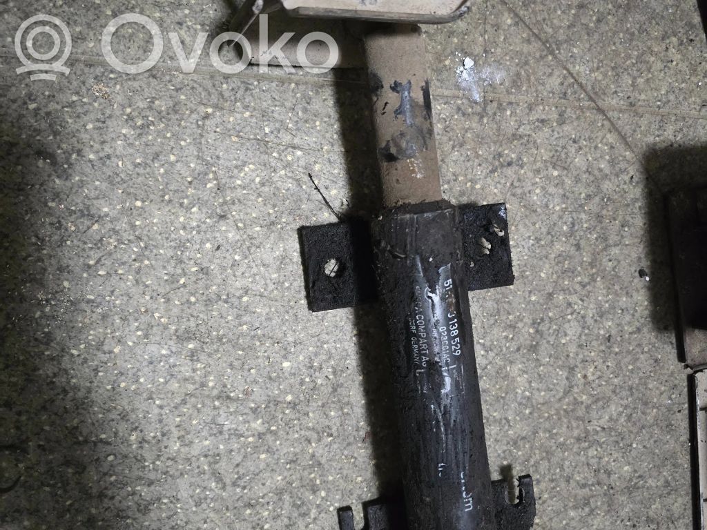 Front bumper mounting bracket   8138529