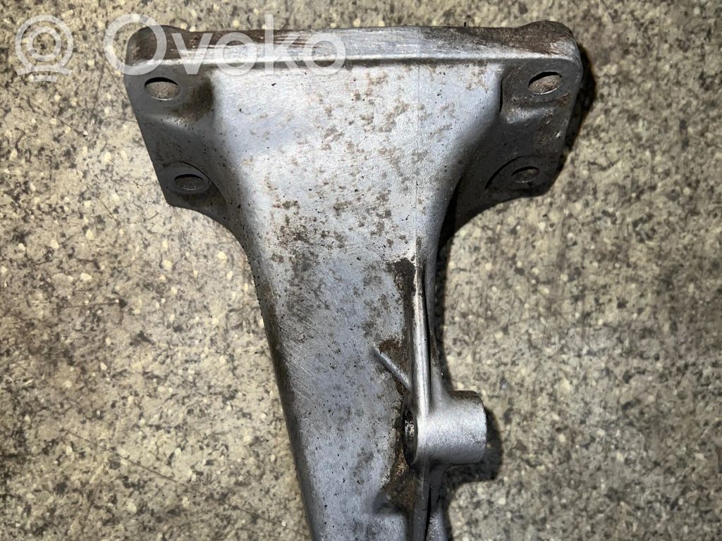 Engine mounting bracket   1135783