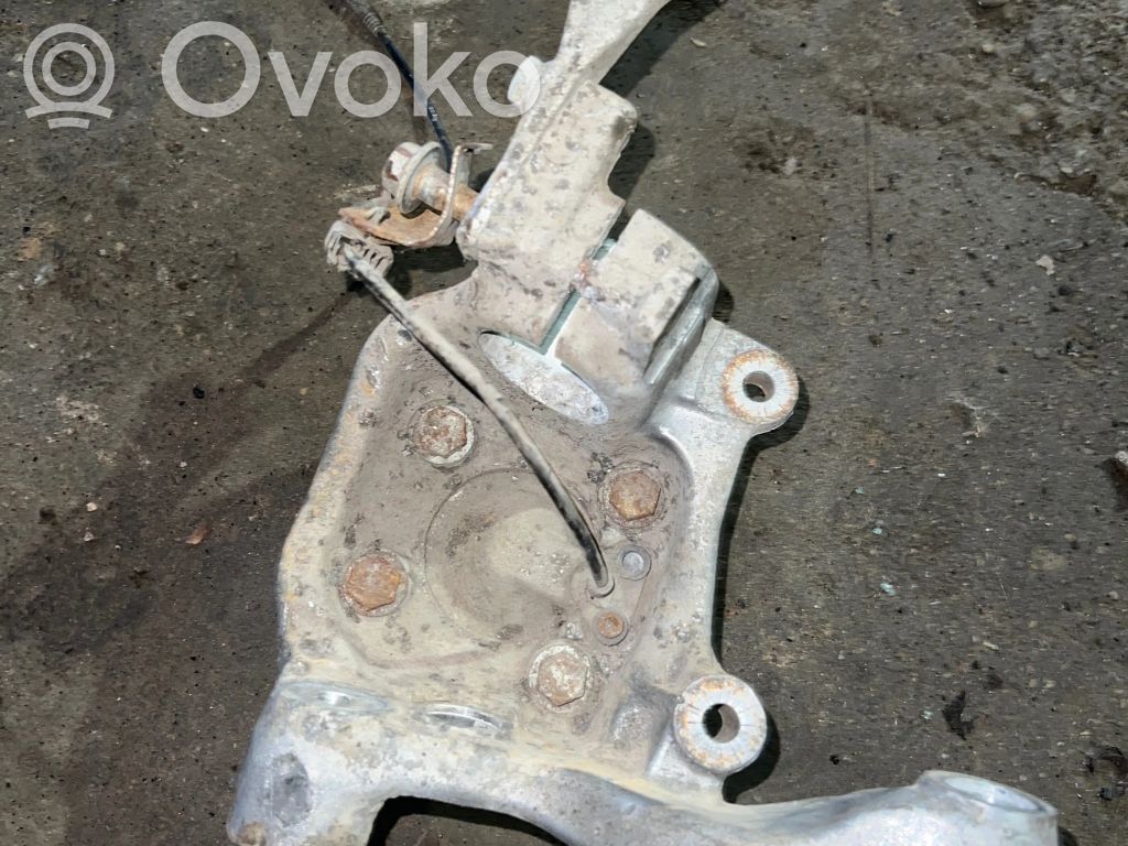 BMW 5 E39 Priekinė stebulė 