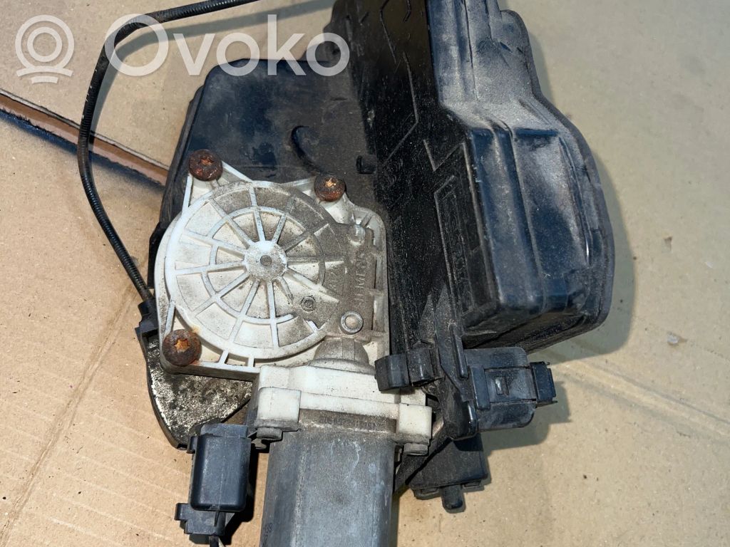BMW 7 E65 E66 Takaoven lukko 