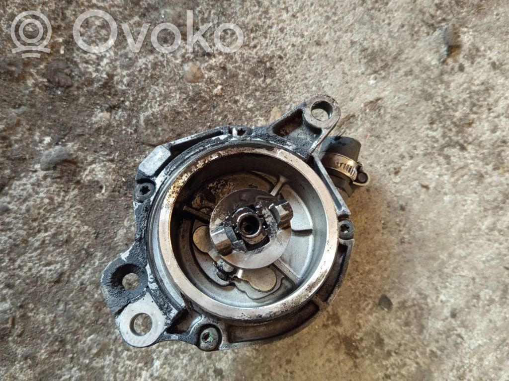 BMW 5 E39 Vacuum pump 