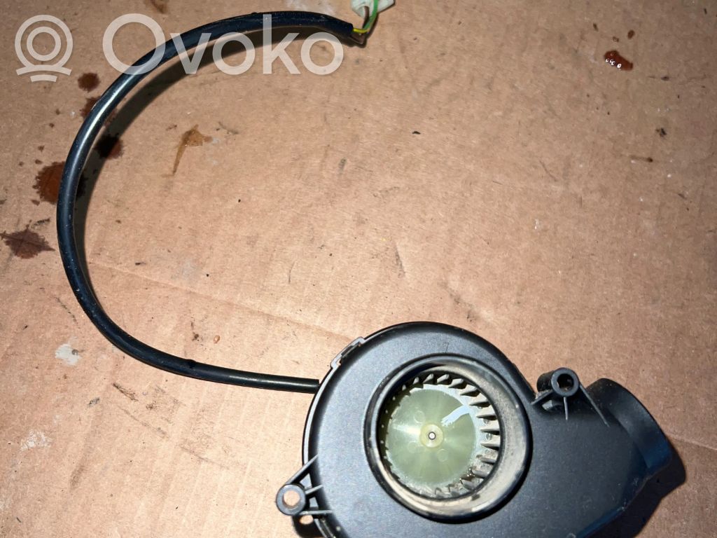 BMW 5 E60 E61 Engine control unit/module fan 
