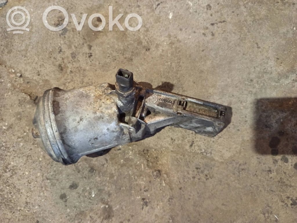 BMW 3 E46 Oil filter mounting bracket 