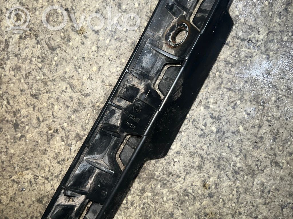 BMW 5 E60 E61 Fender mounting bracket 