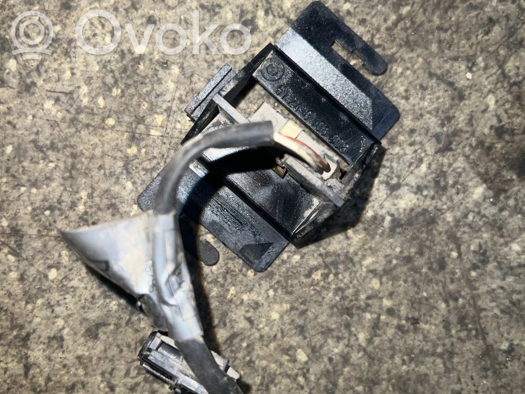 BMW 5 E34 Tailgate opening switch 