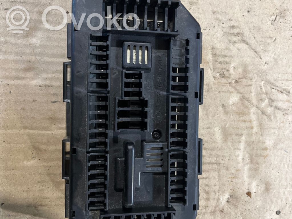 BMW 1 F20 F21 Ramka / Moduł bezpieczników 