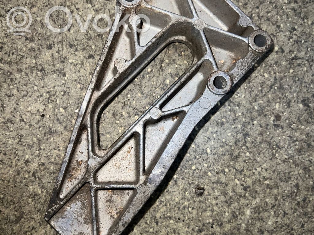 BMW 5 E34 Engine mounting bracket 