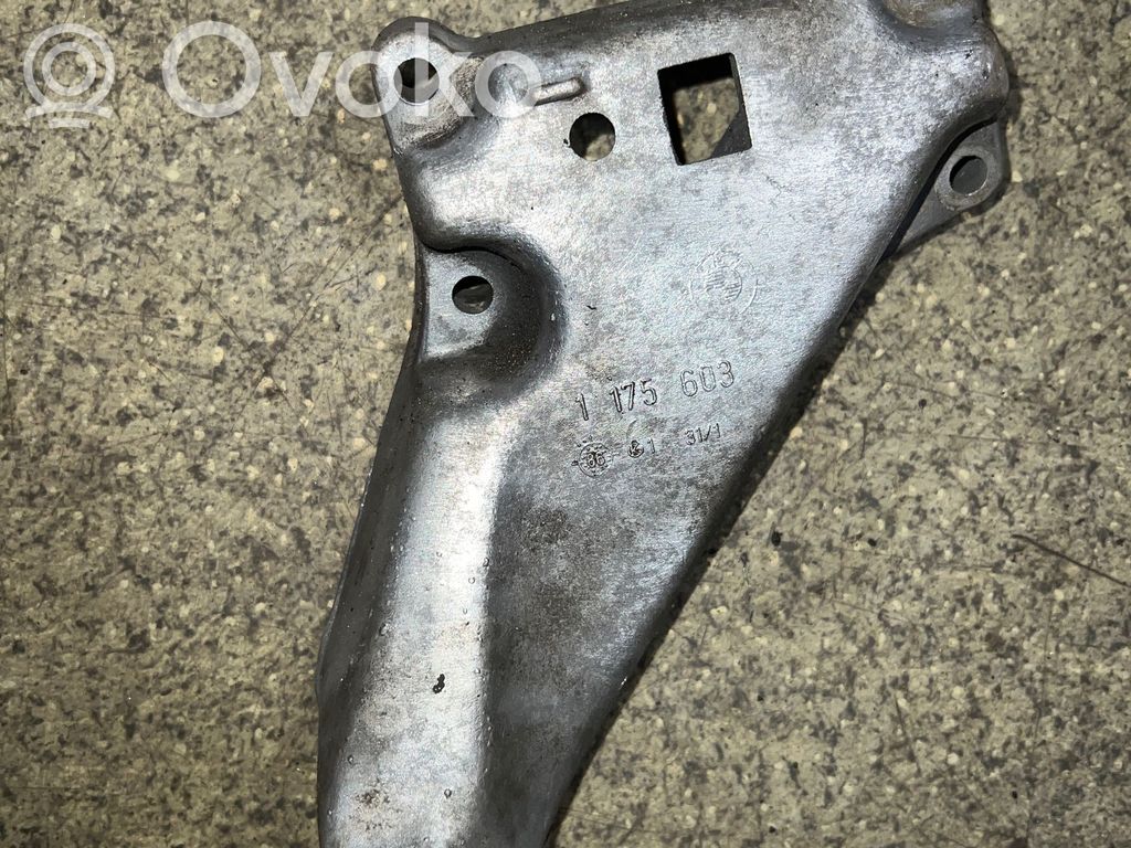 BMW 5 E28 Engine mounting bracket 