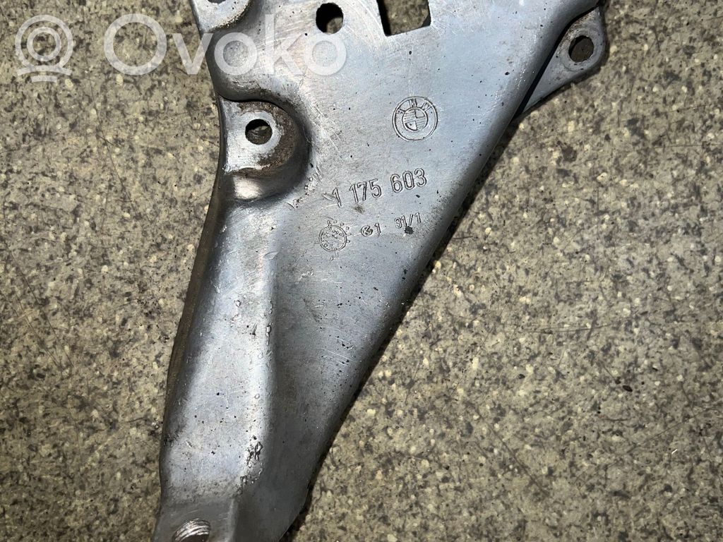 BMW 5 E28 Engine mounting bracket 