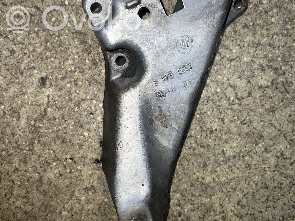 BMW 5 E28 Engine mounting bracket 