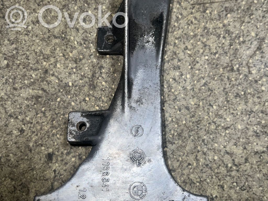 Engine mounting bracket   1136541