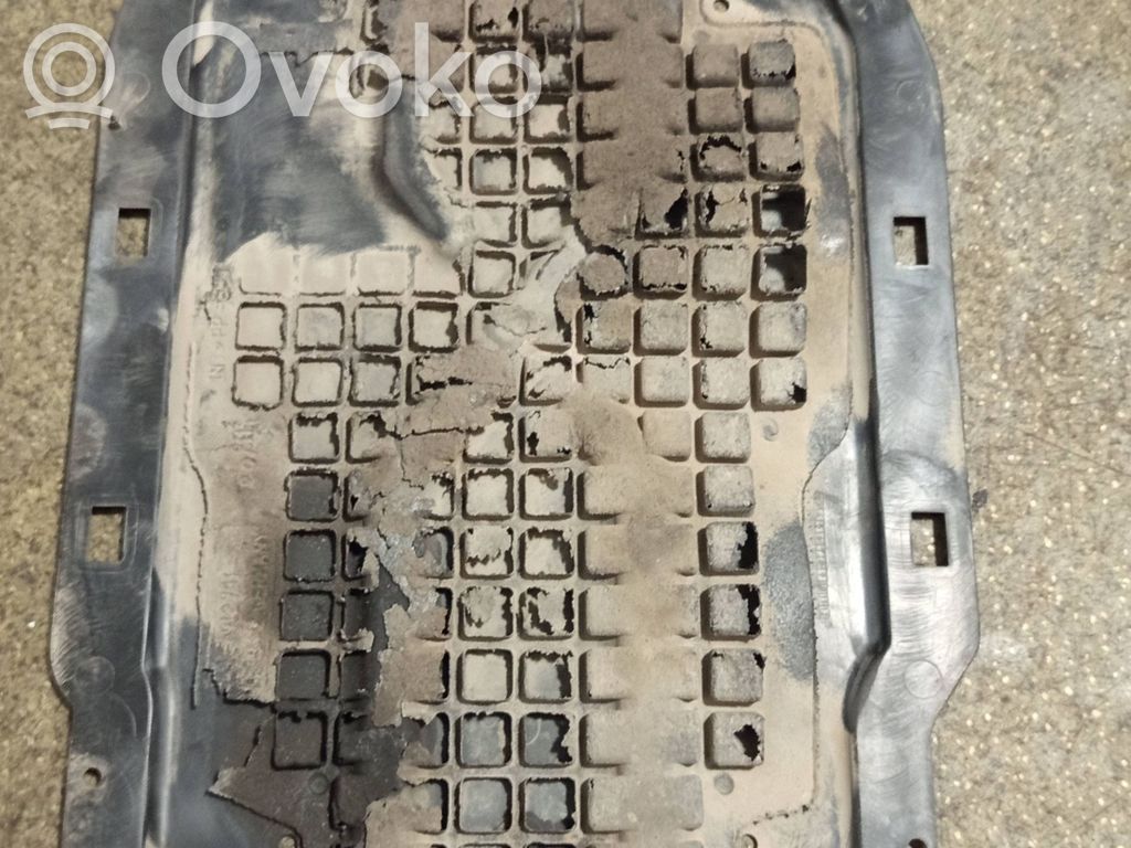 BMW 7 E65 E66 Priekinės važiuoklės dugno apsauga 