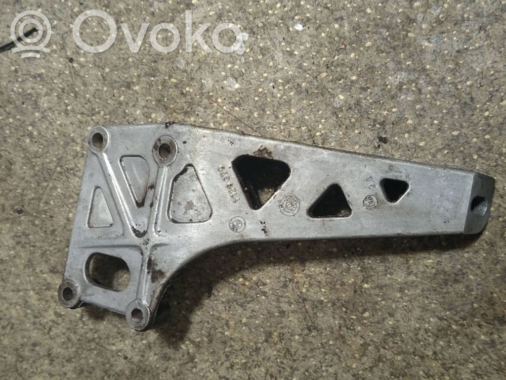 BMW 7 E32 Engine mounting bracket 