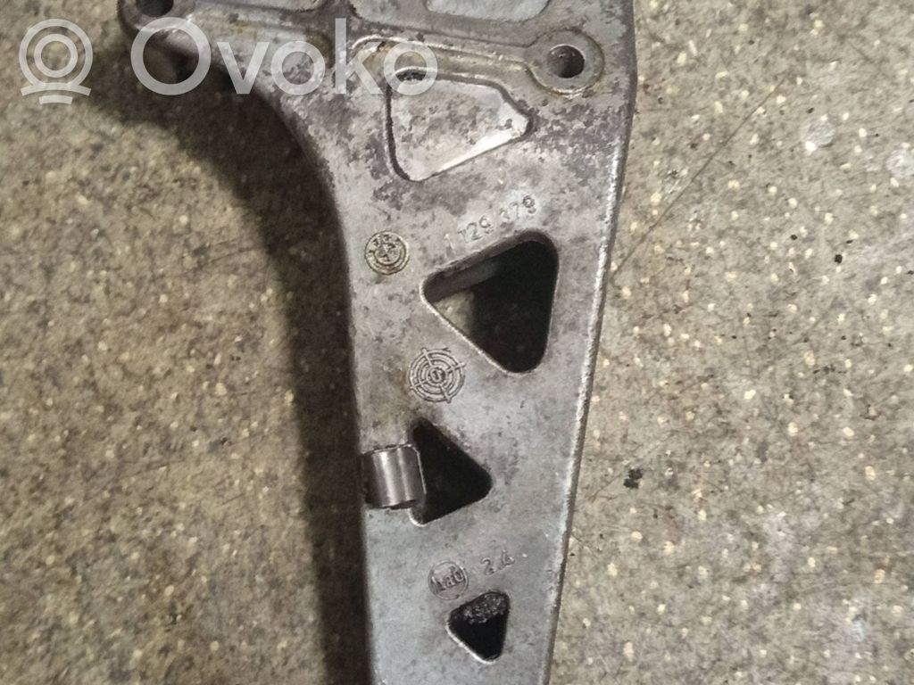 BMW 7 E32 Engine mounting bracket 