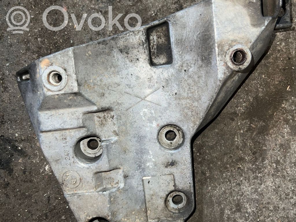 BMW 5 E39 A/C compressor mount bracket 
