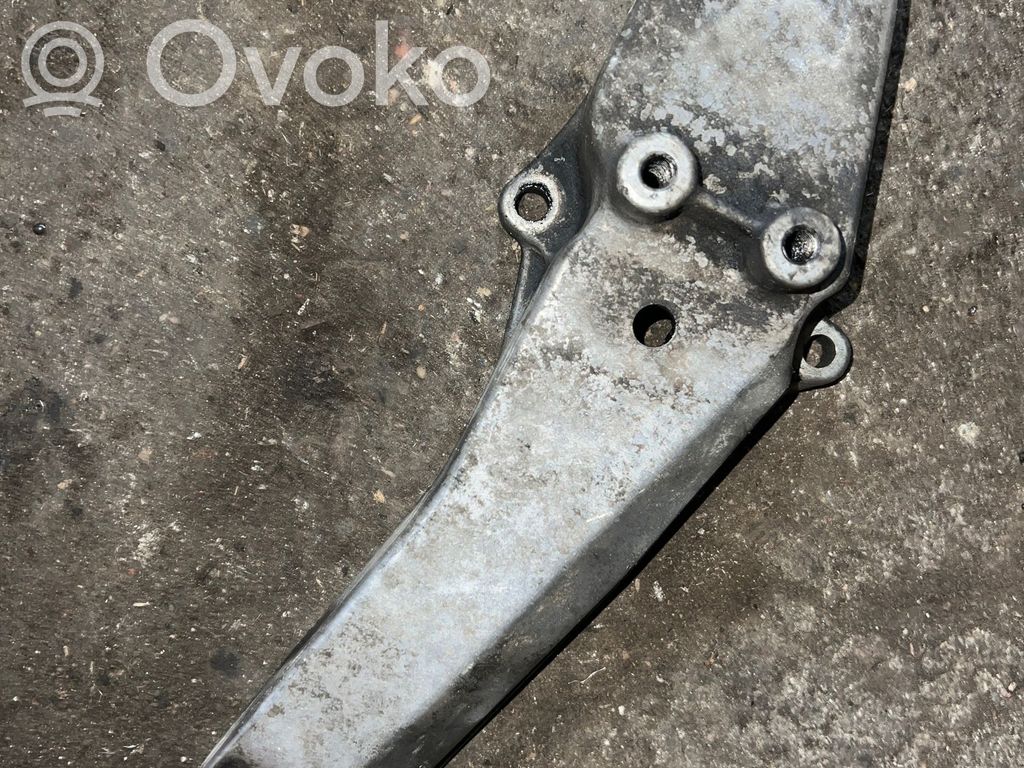 BMW 5 E34 Engine mounting bracket 