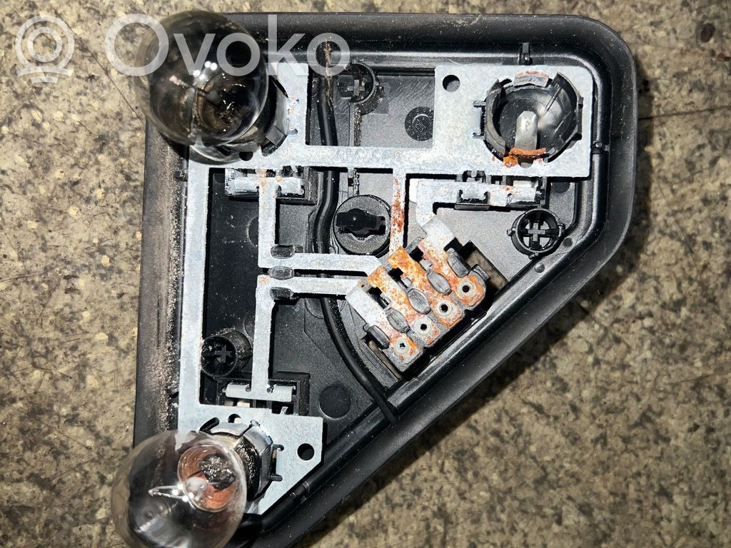 BMW 5 E39 Aizmugures spuldzes vāka turētājs 