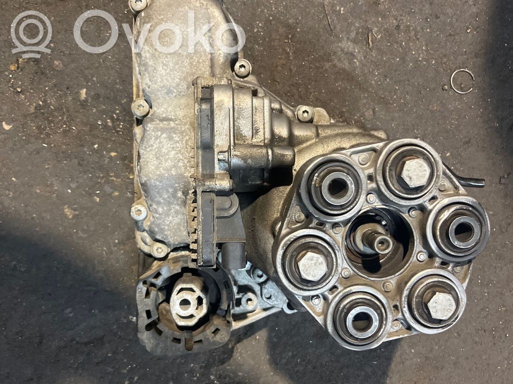 BMW 5 GT F07 Skrzynia rozdzielcza / Reduktor 