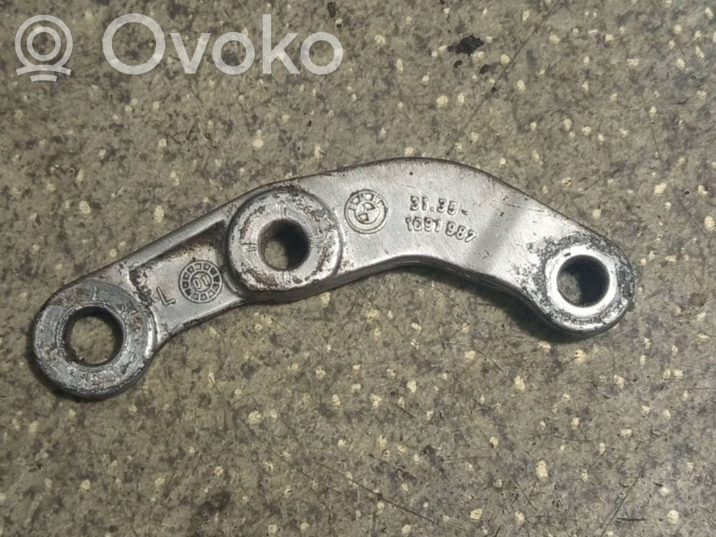 BMW 5 E39 Sway bar bush bracket, front 