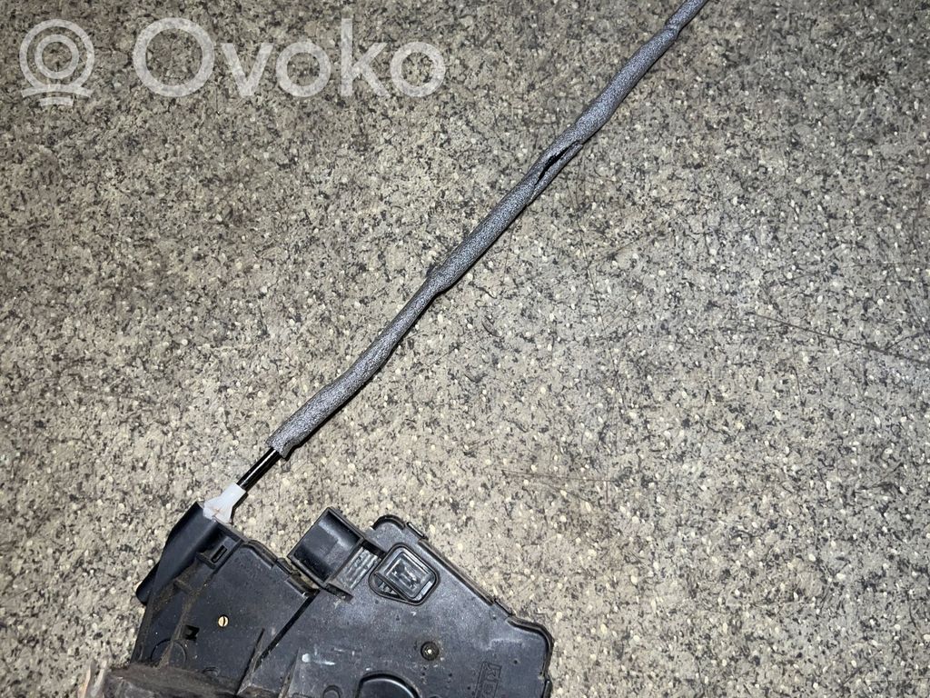 BMW 3 E46 Front door lock 