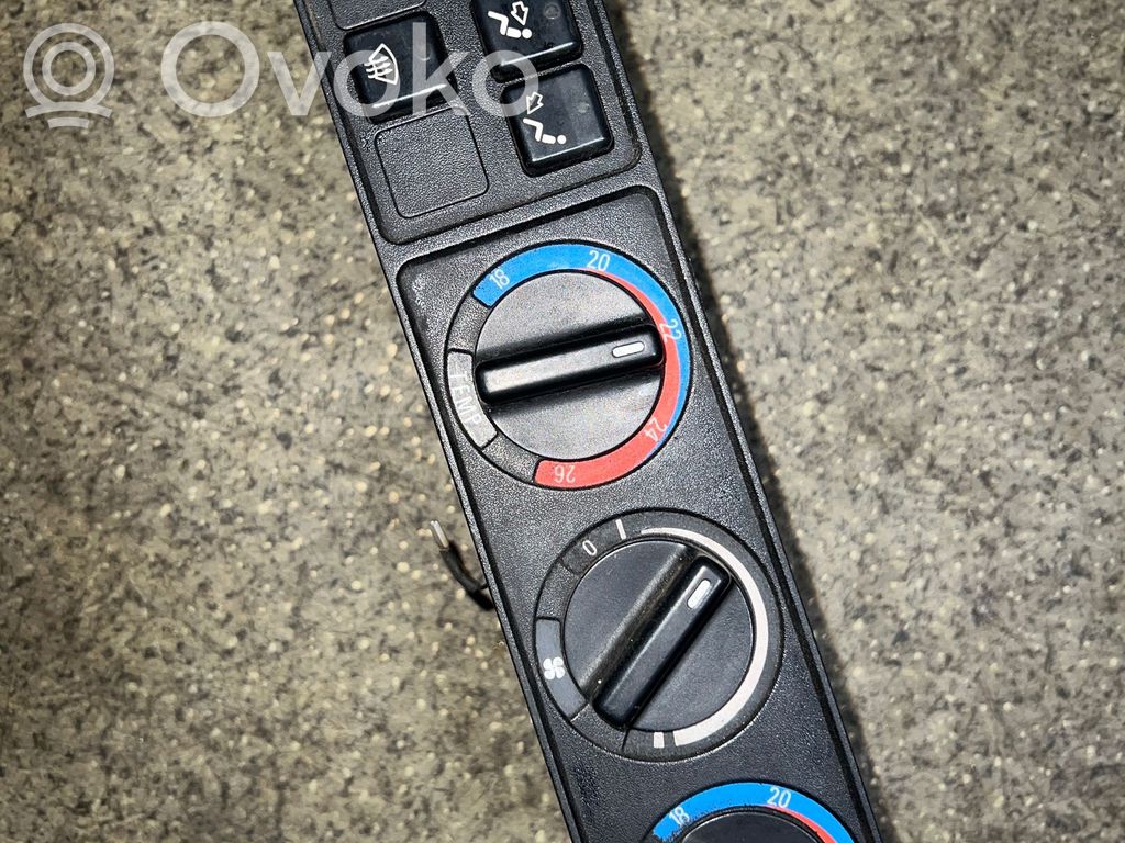 BMW 5 E34 Climate control unit 