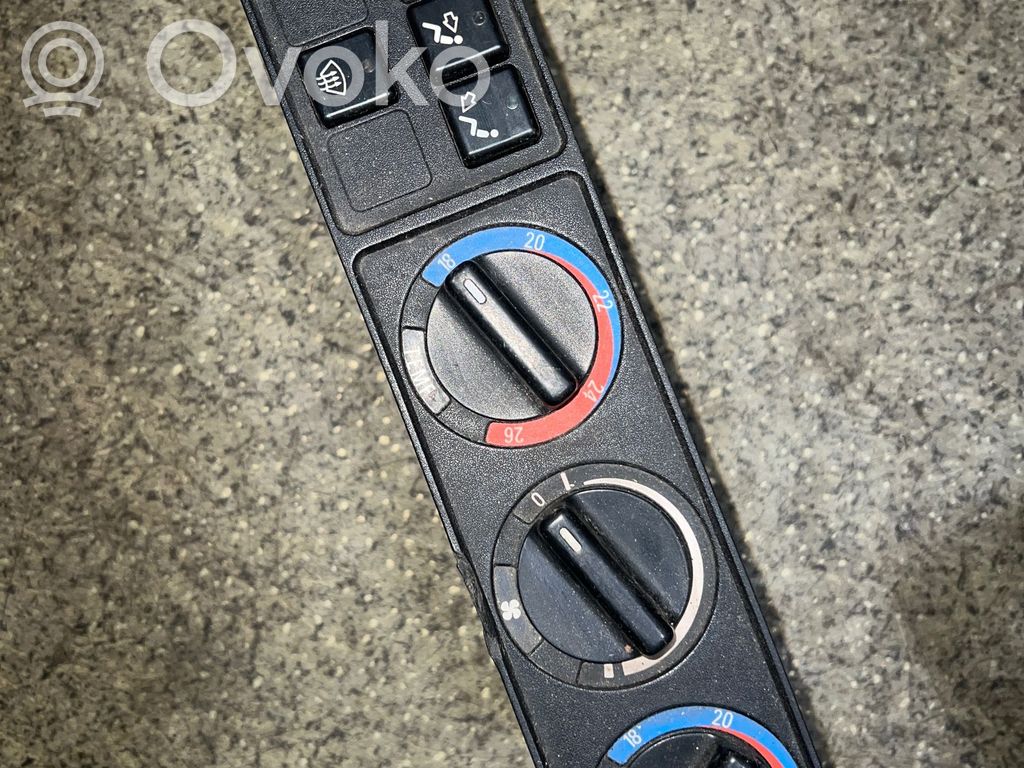 BMW 5 E34 Climate control unit 