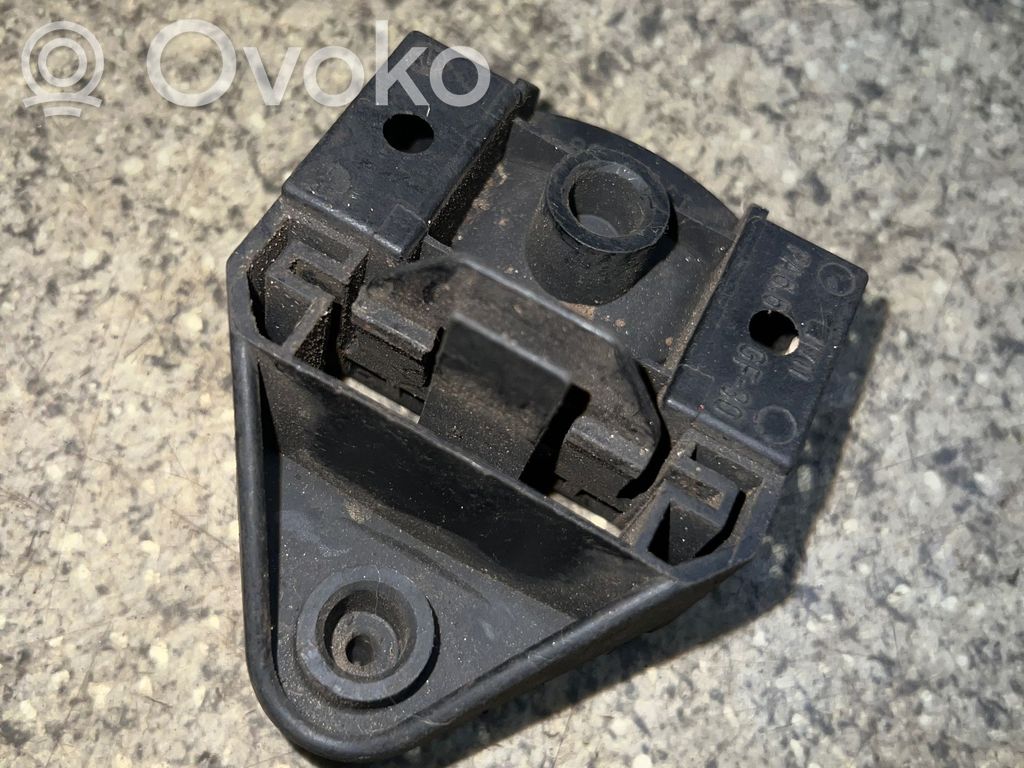 BMW 3 E36 Radiator mount bracket 