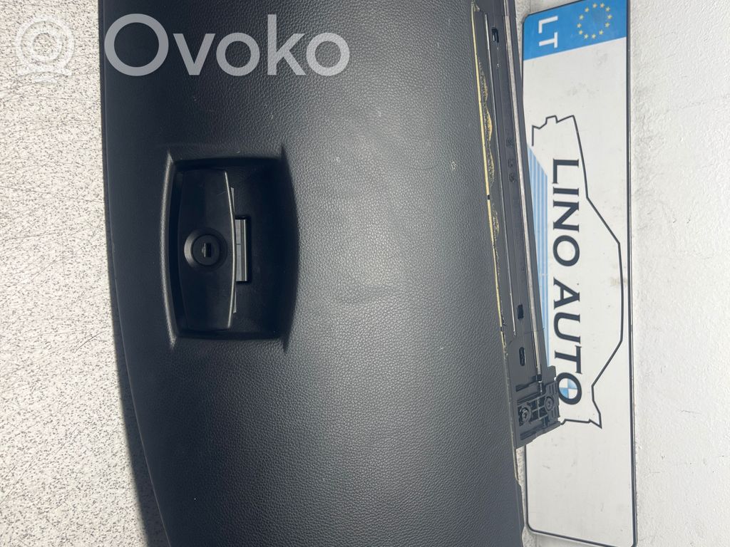 BMW 5 E60 E61 Glove box 