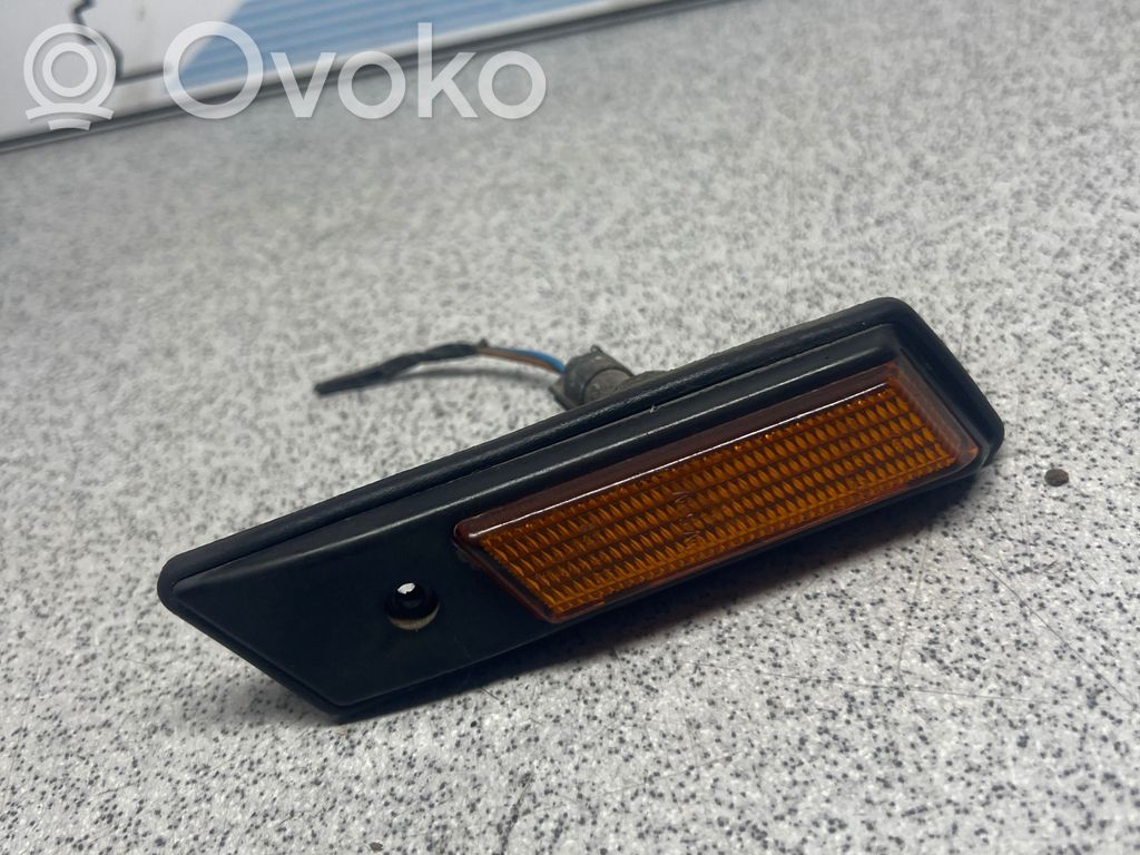 BMW 3 E36 Front fender indicator light 