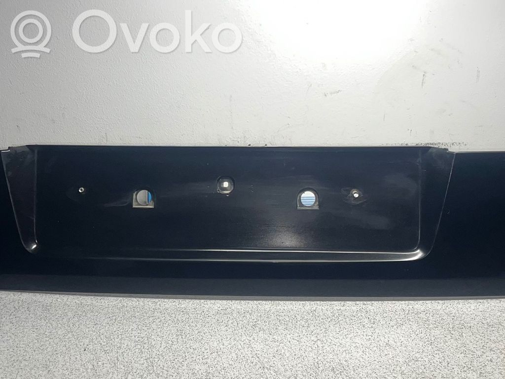 BMW 7 E65 E66 Apdaila galinio dangčio 
