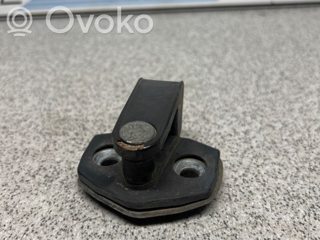 BMW 3 E36 Front door lock loop/hook striker 