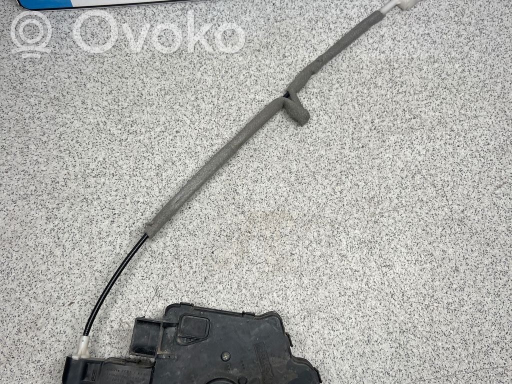 BMW 3 E46 Priekinė durų spyna 