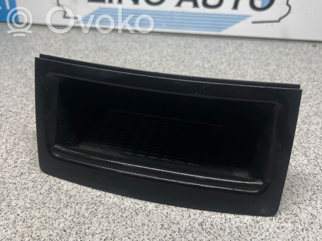 Dashboard storage box/compartment   7059955