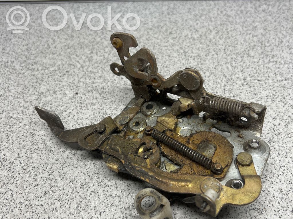 BMW 5 E28 Front door lock 