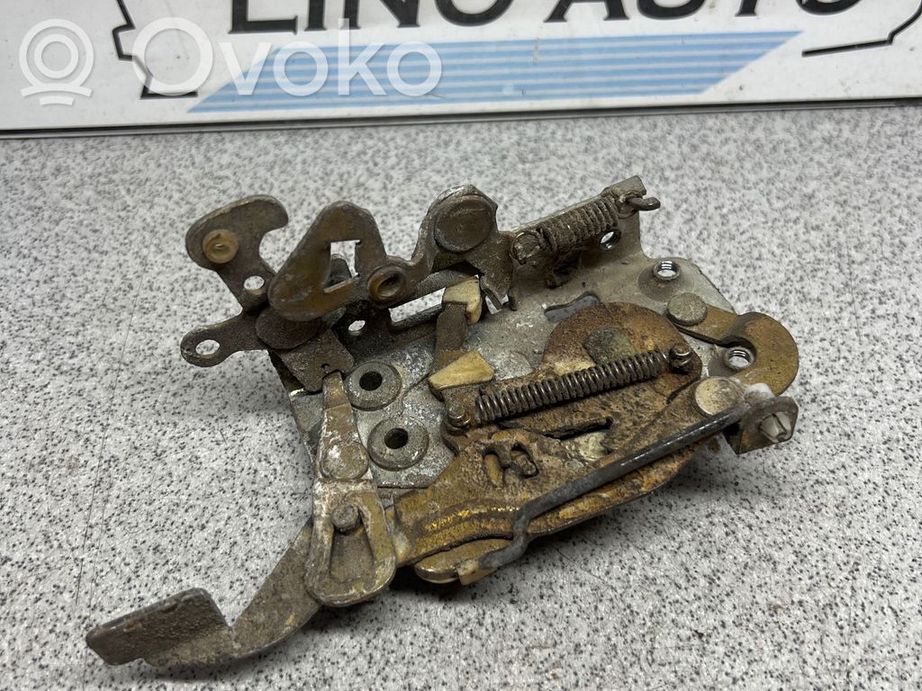 BMW 5 E28 Front door lock 