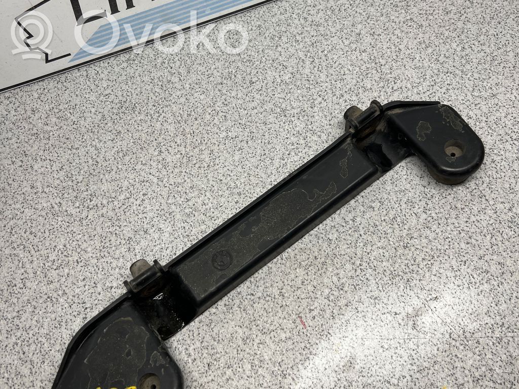 BMW 3 E30 Radiator mount bracket 