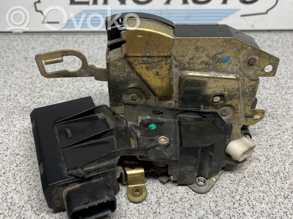 BMW 3 E36 Sagtis diržo vidurinė (gale) 