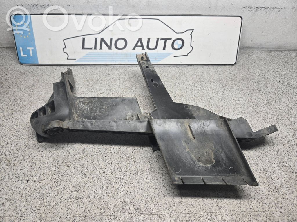 Headlight/headlamp mounting bracket   1301073024