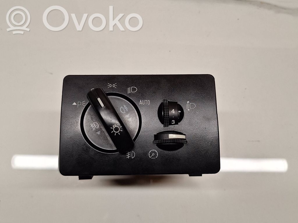 Ford C-MAX I Light switch 